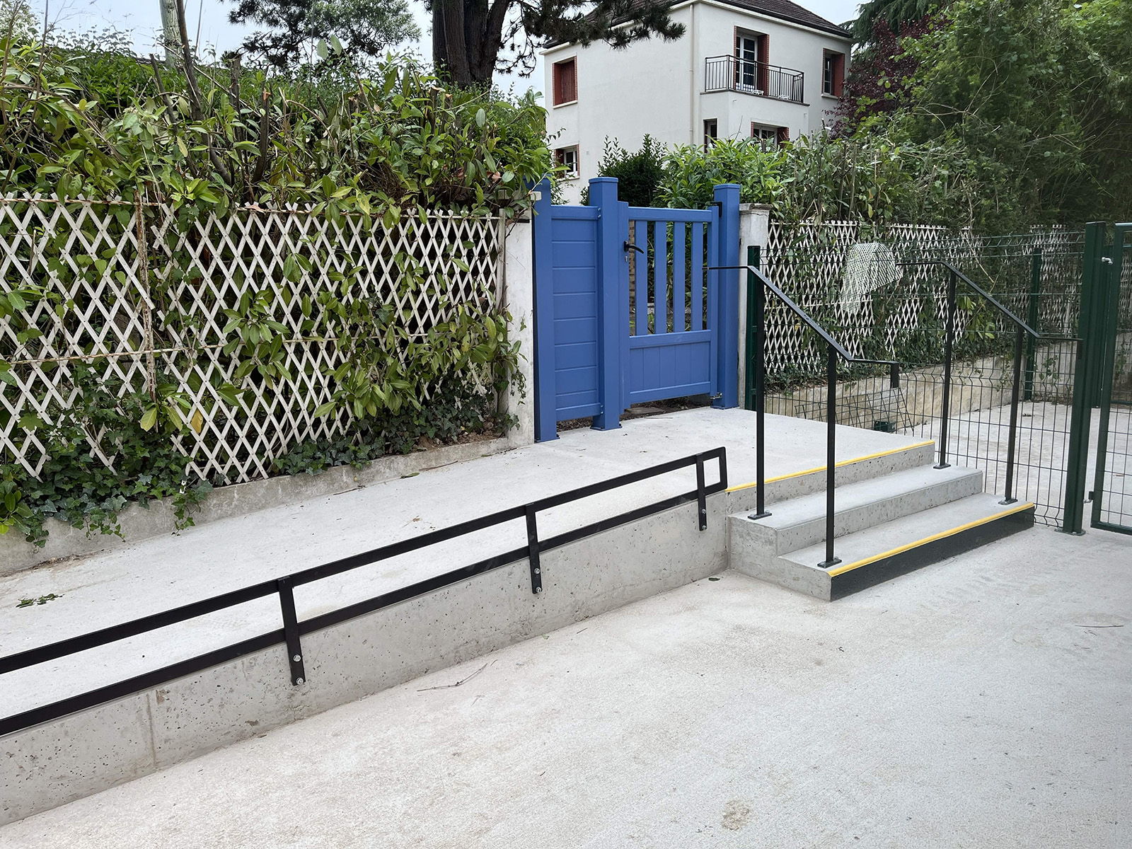 Bâtiment réhabilité à Mareil-Marly, micro-crèche et logement, photo 6